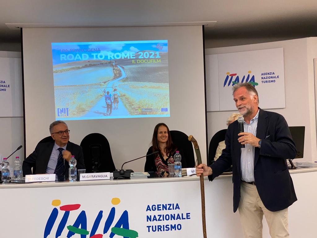 Vie Francigene, Ministero ed Enit: esce il docufilm sull’Italia inedita percorsa a piedi in 4 mesi