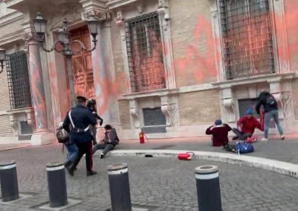 SENATO, SANTANCHÈ: NIENTE DI EROICO IN UN GESTO INCIVILE, È SOLO DA CONDANNARE