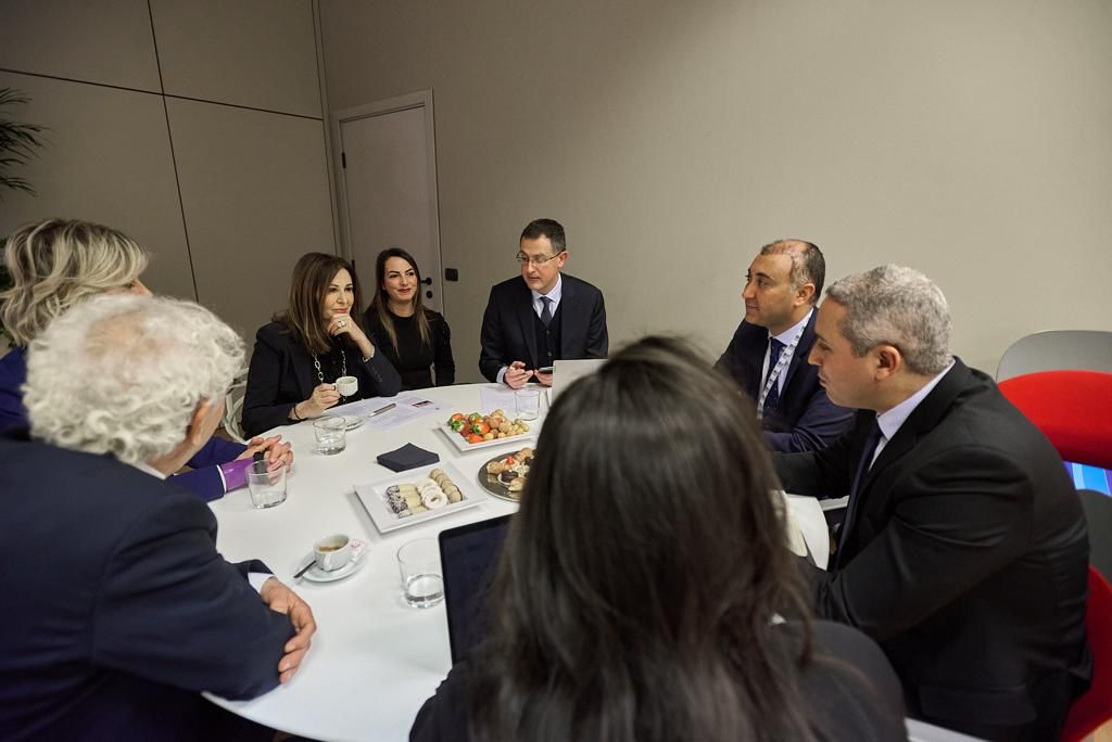 Alla Bit incontro bilaterale del ministro Santanchè con l’omologo tunisino Mohamed al Moez Belhassine