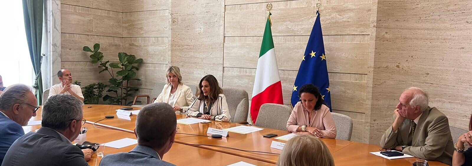 Turismo, Santanchè incontra sindacati e istituisce tavolo di confronto permanente