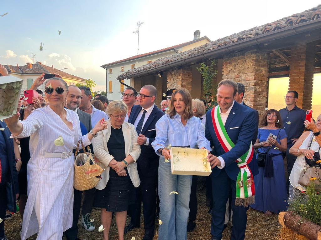 Borghi più belli d’Italia, Santanchè: “Alberghi diffusi per promuovere il turismo nei piccoli Comuni e combattere lo spopolamento”