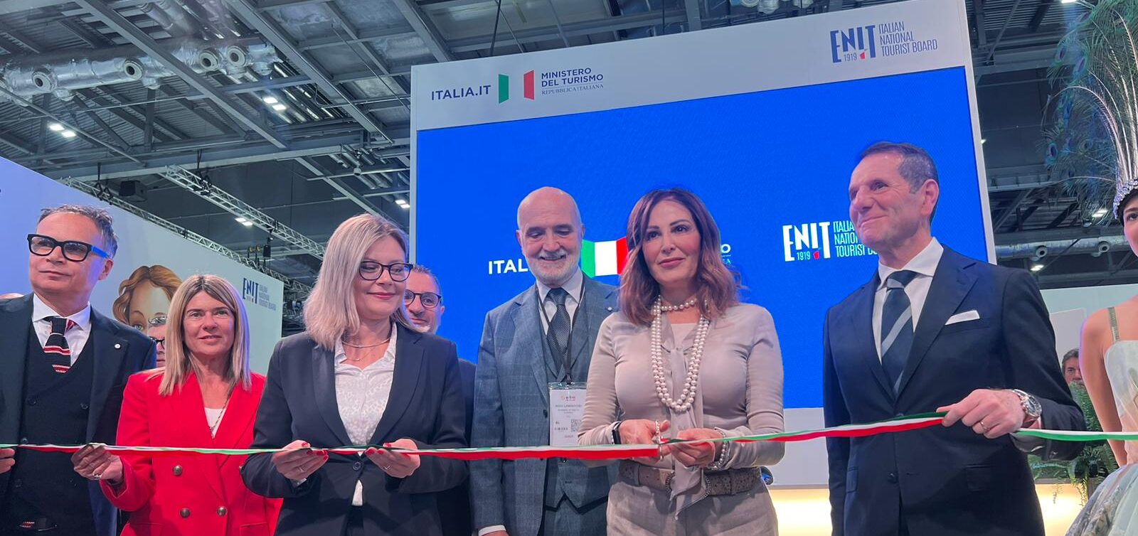 Politica estera. Visita ministro Turismo Daniela Santanchè a Londra, GB, per partecipare World Travel Market.