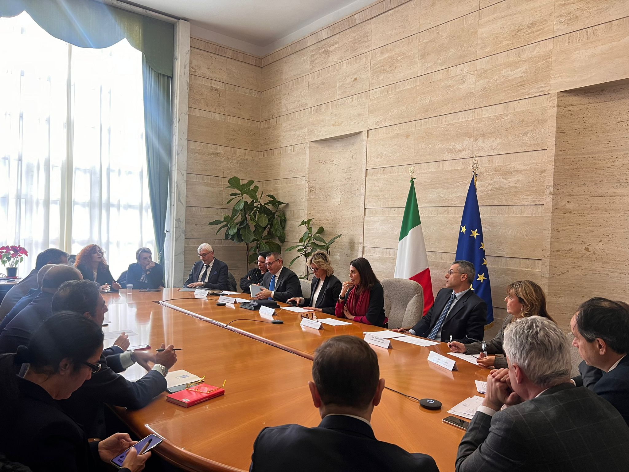 Recensioni online, Santanchè avvia tavolo di lavoro con le associazioni di categoria