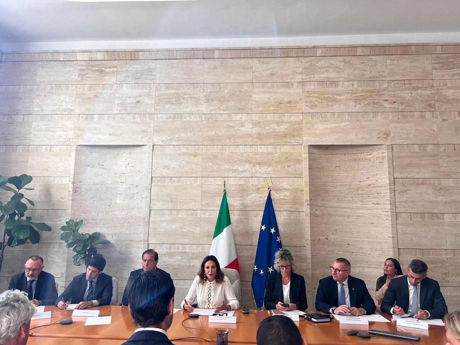 Imposta di soggiorno: incontro ministro Santanchè, viceministro Leo e le associazioni per eventuale revisione